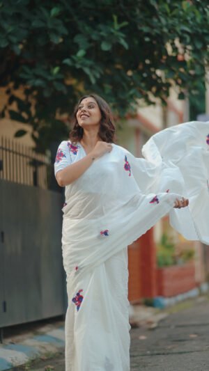 Crimson Bloom Scallop Saree