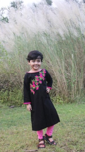 Carnation Kurti